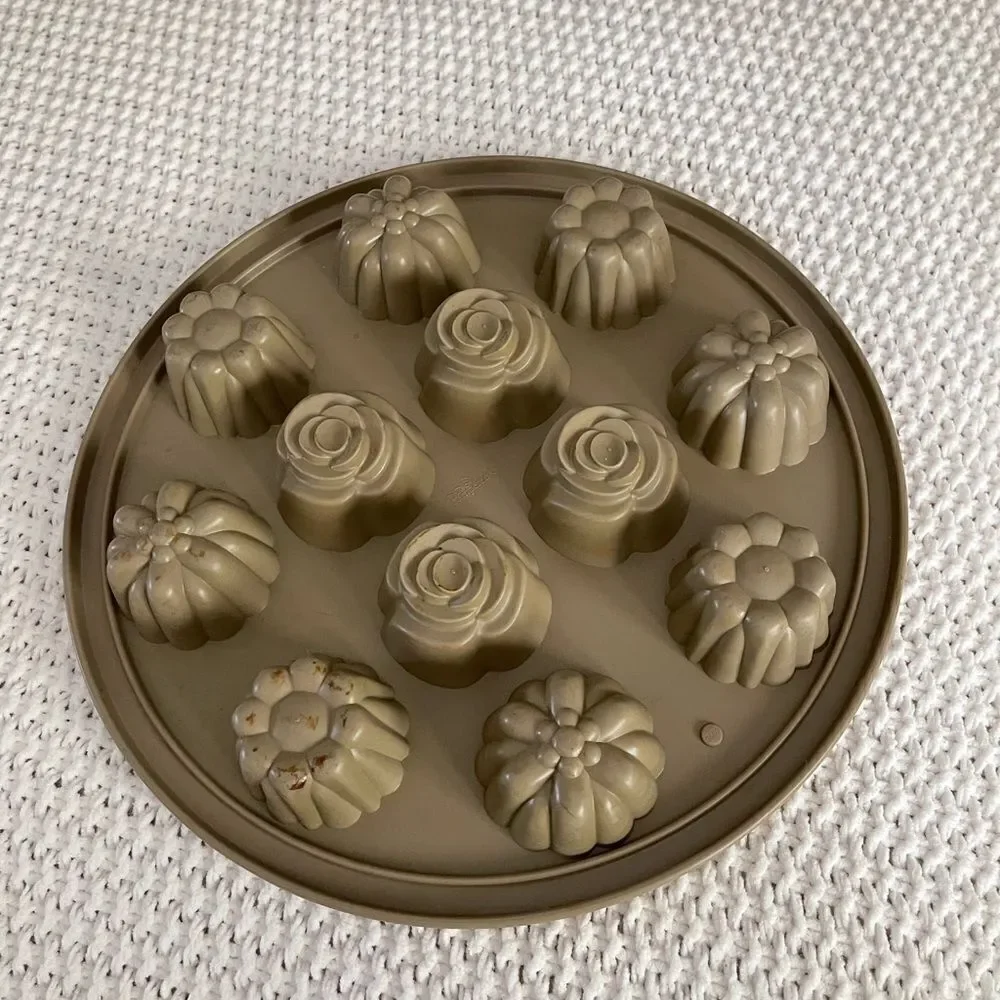 ‎Pampered Chef silicone flower mold cupcakes candy